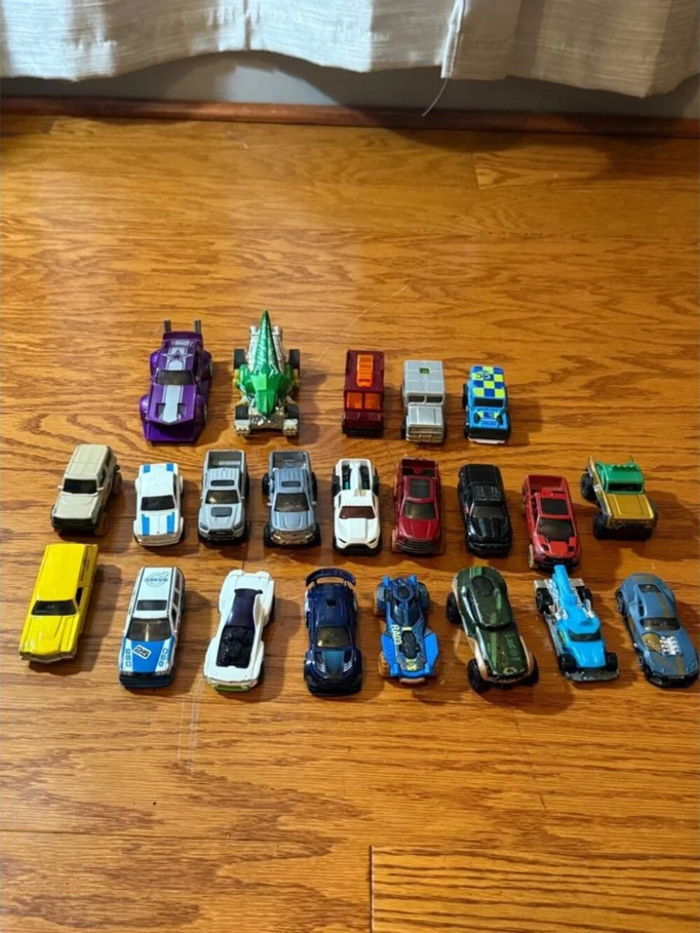 Lot of Vintage DieCast Card Including 22 Hotwheels, Excellent Condition